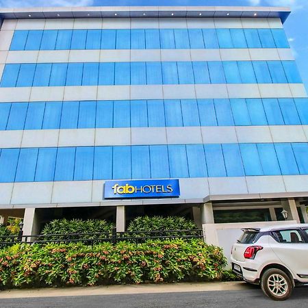 Fabhotel Syberitic Suites Gachibowli - Fully Vaccinated Staff Kondapur  Εξωτερικό φωτογραφία