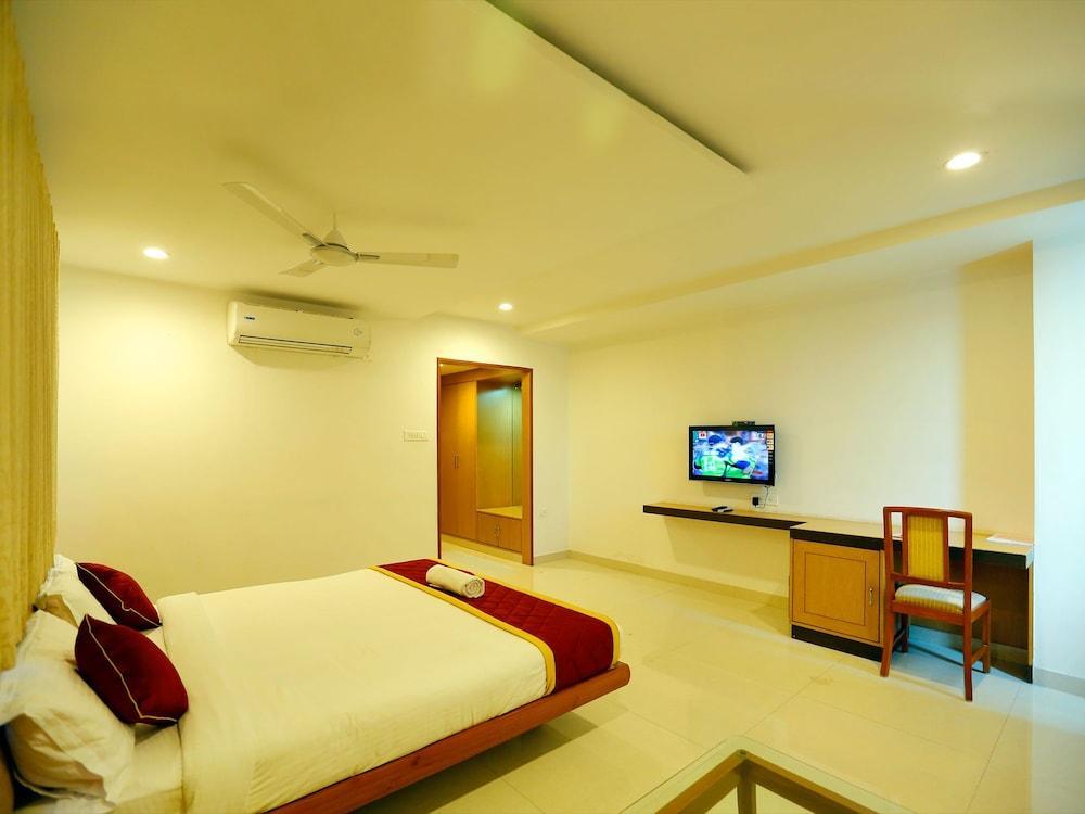 Fabhotel Syberitic Suites Gachibowli - Fully Vaccinated Staff Kondapur  Εξωτερικό φωτογραφία