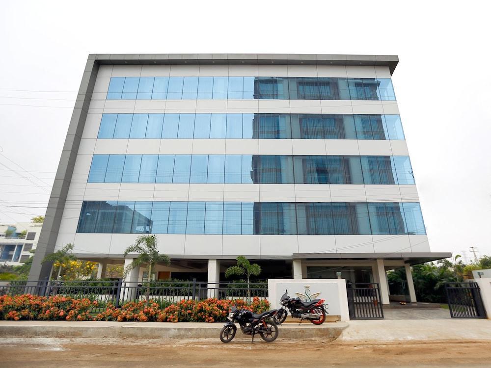 Fabhotel Syberitic Suites Gachibowli - Fully Vaccinated Staff Kondapur  Εξωτερικό φωτογραφία