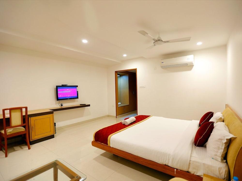 Fabhotel Syberitic Suites Gachibowli - Fully Vaccinated Staff Kondapur  Εξωτερικό φωτογραφία