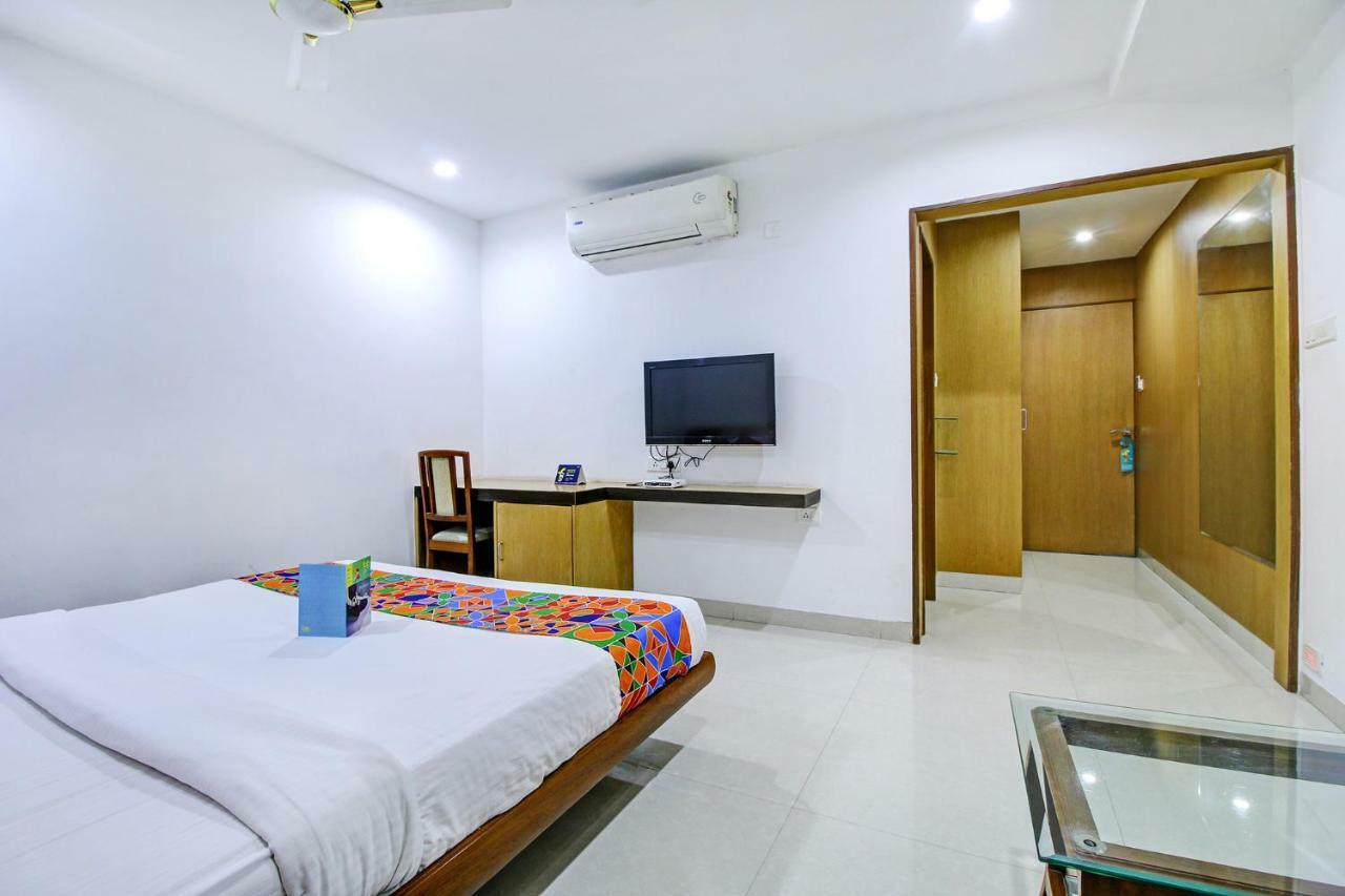 Fabhotel Syberitic Suites Gachibowli - Fully Vaccinated Staff Kondapur  Εξωτερικό φωτογραφία