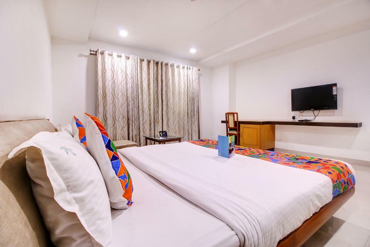 Fabhotel Syberitic Suites Gachibowli - Fully Vaccinated Staff Kondapur  Εξωτερικό φωτογραφία