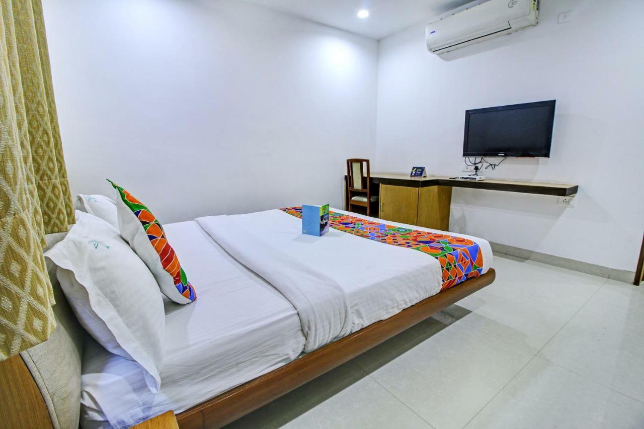 Fabhotel Syberitic Suites Gachibowli - Fully Vaccinated Staff Kondapur  Εξωτερικό φωτογραφία